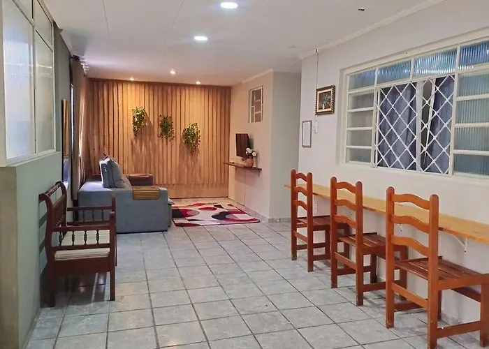 Casa Com Churrasqueira E Piscina