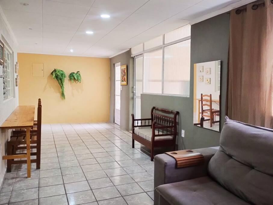 Casa Com Churrasqueira E Piscina